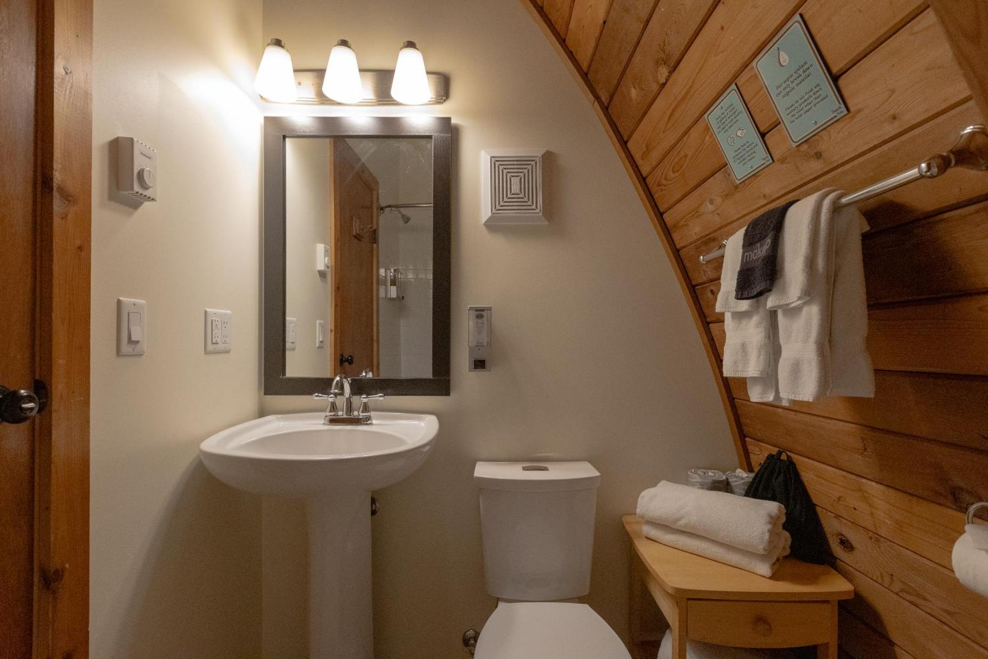 Ocean Village Resort Tofino Zewnętrze zdjęcie
